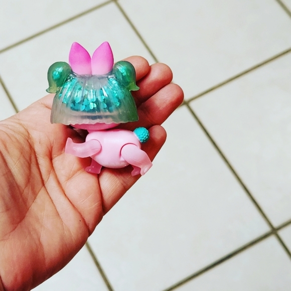 LOL Surprise Dolls Glitter Color Change Surprise Pets Series V.R.H.O.P. - Picture 3 of 4